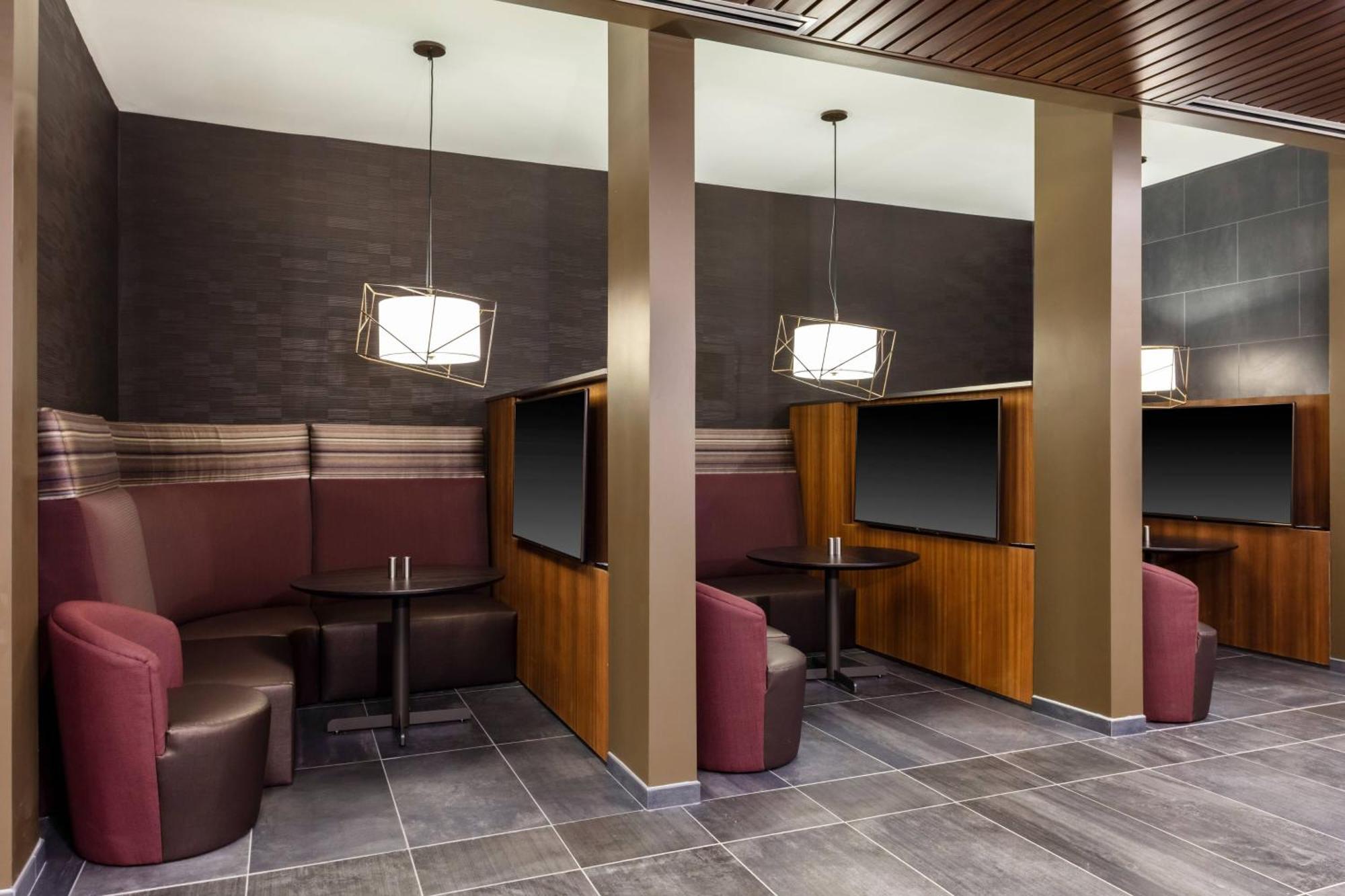 Hotel Courtyard By Marriott Indianapolis West-Speedway Exteriér fotografie